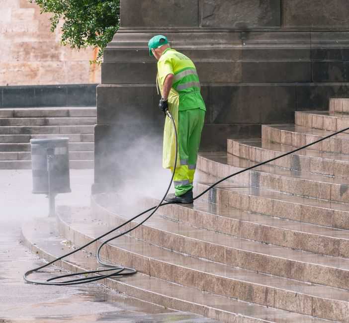 commercial building exterior pressure washing